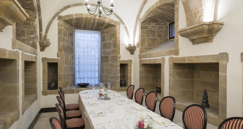 Palacio De Aviles Affiliated By Melia Exterior foto The refectory