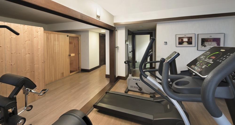 Palacio De Aviles Affiliated By Melia Exterior foto A gym at a hotel