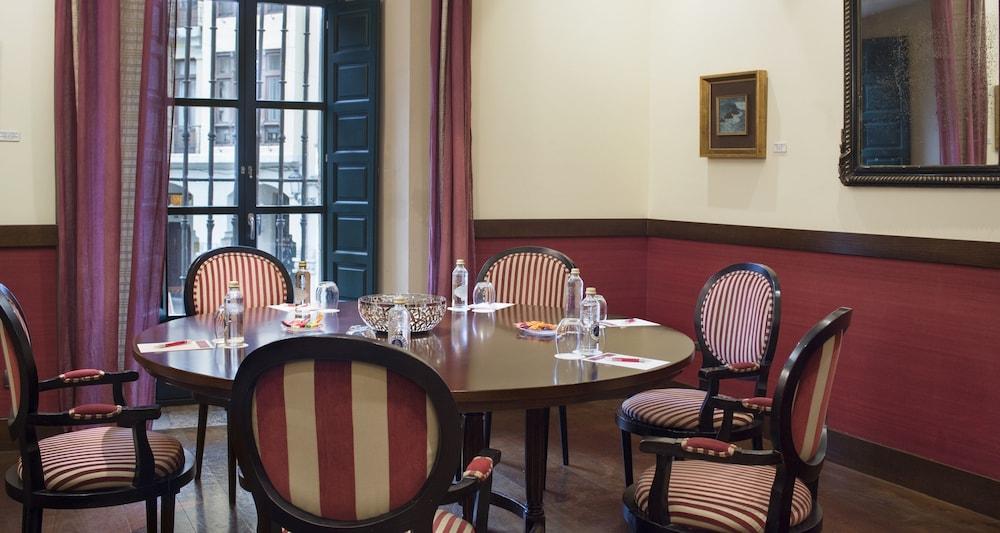 Palacio De Aviles Affiliated By Melia Exterior foto The boardroom