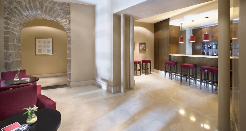 Palacio De Aviles Affiliated By Melia Exterior foto The bar at the hotel