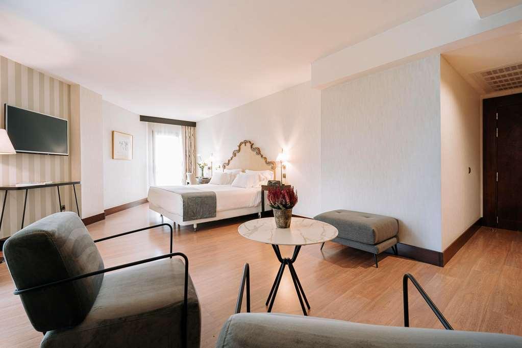 Palacio De Aviles Affiliated By Melia Cameră foto A room at the hotel