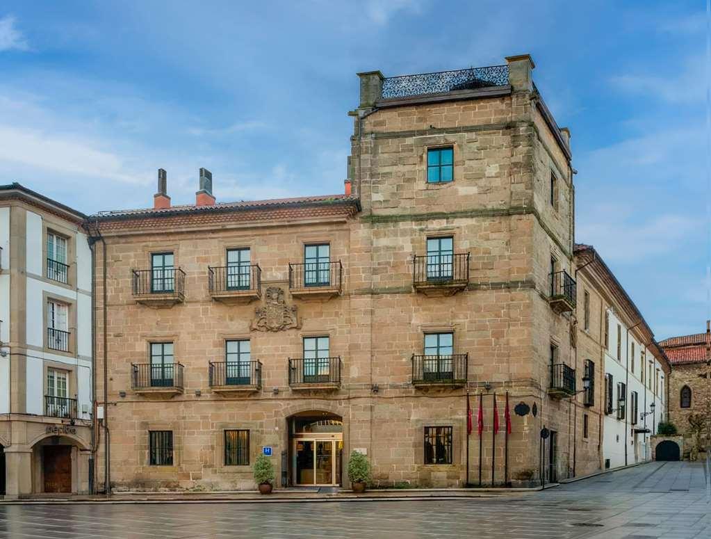 Palacio De Aviles Affiliated By Melia Exterior foto The Hotel de San Vicente, in which the university was located